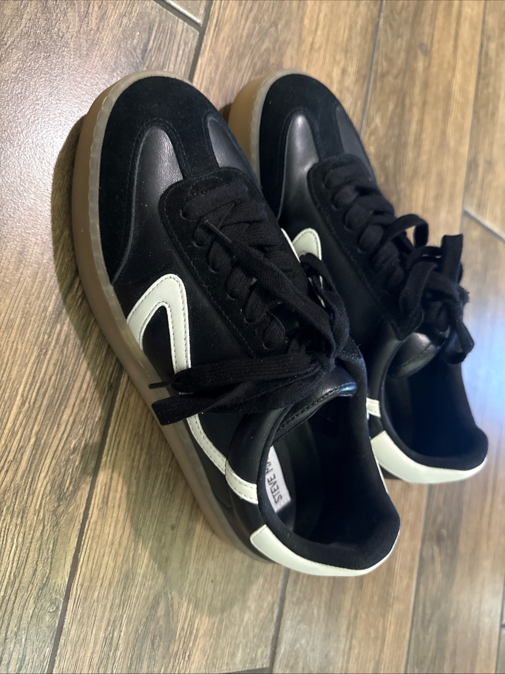 Steve Madden Lightly Worn Suede Black Women's Size  9.5 Reformer Chunky Sneaker